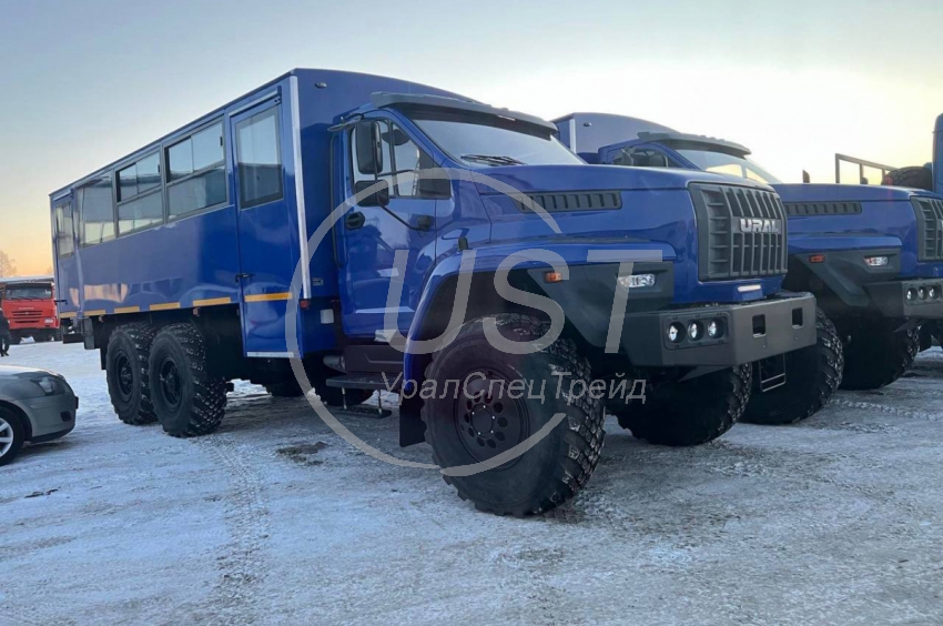 Вахтовый автобус Урал Некст 3255-5013-71Е5 28 мест