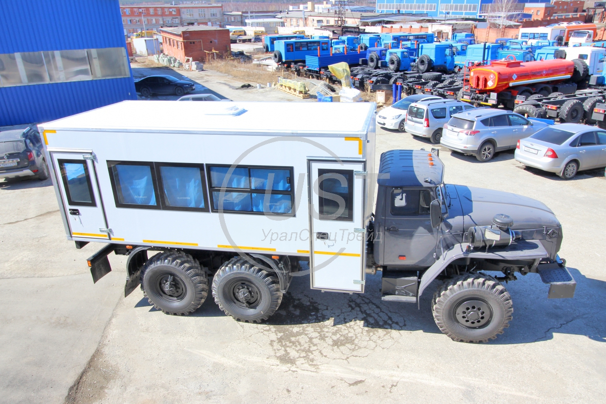 Урал 4320 Вахтовка
